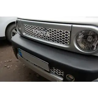 Chromové kryty na mřížku chladiče (nerezová ocel) Toyota FJ Cruiser 2006–2022 fotografie 4