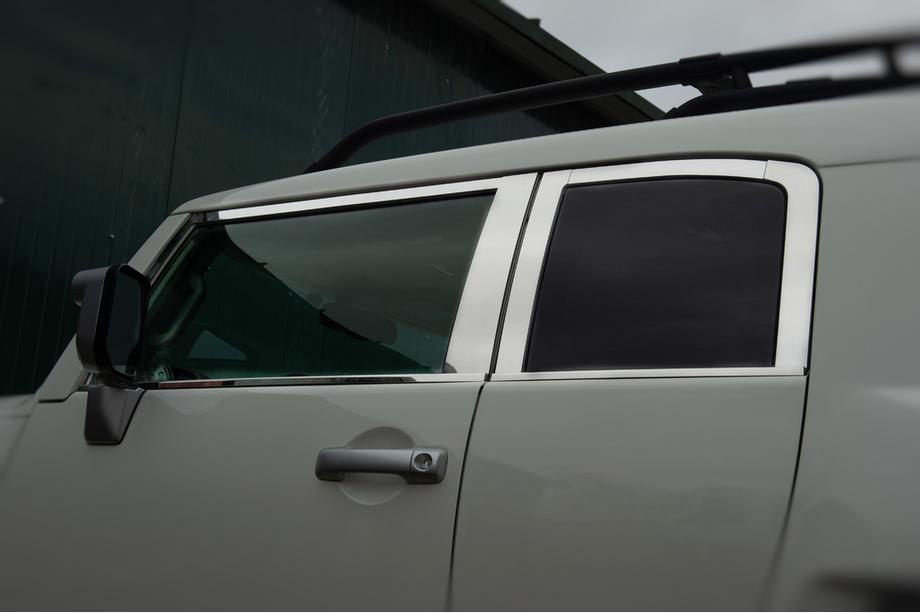 Toyota FJ Cruiser 2006–2022 Sada okenních lišt (nerez, 16 ks) Fotografie 11