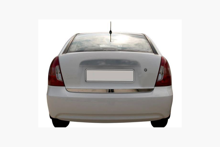 Hyundai Accent 2006–2010 Nerezová lišta na hranu víka kufru Fotografie 1