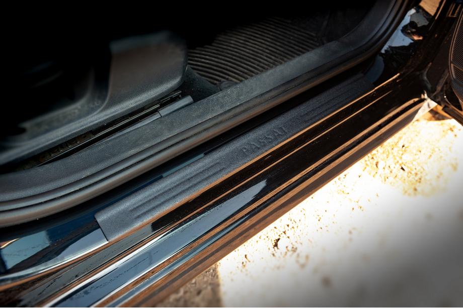 Volkswagen Passat B7 2012–2015 Plastové kryty prahů DDU (4 ks) Image